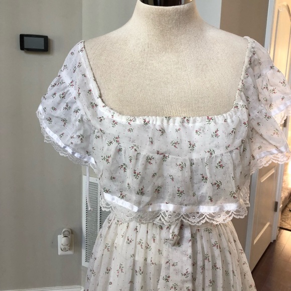 Gunne Sax by Jessica Maxi Prairie Cottage-core Off-shoulder Dress - Picture 12 of 16